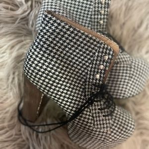 Houndstooth booties